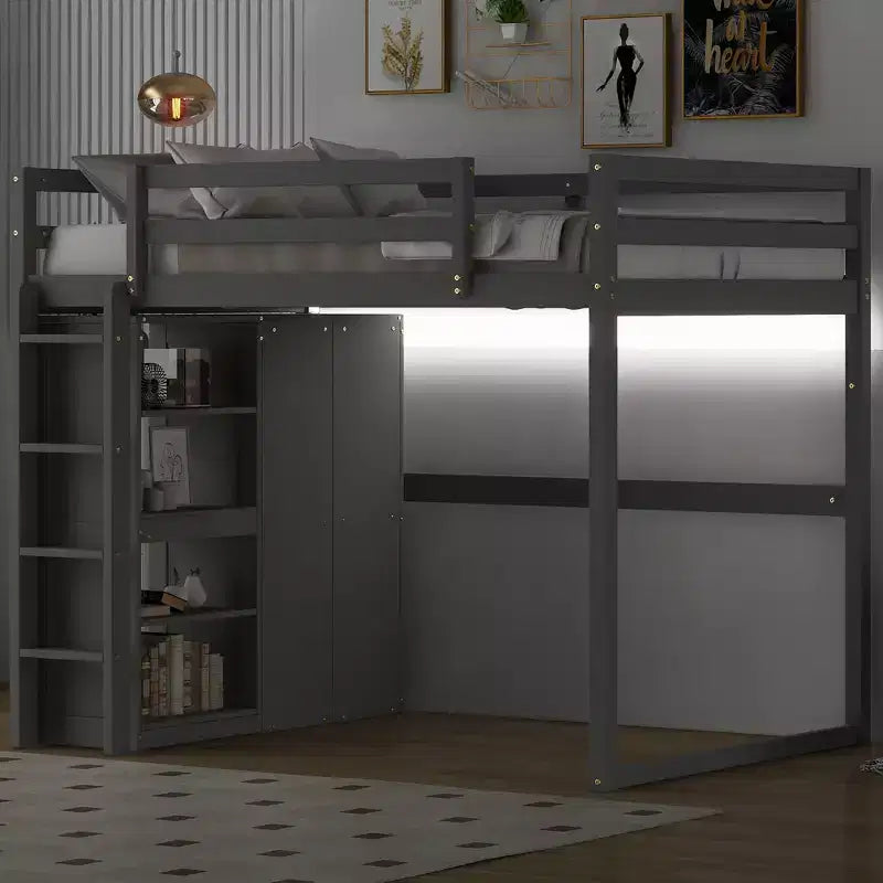 Letto a soppalco a grandezza naturale con armadio integrato, mensole portaoggetti e luce a LED, in legno di pino