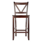 Set di 2 sgabelli da bar con schienale a V, altezza bancone, in noce, legno massello, altezza seduta 61 cm