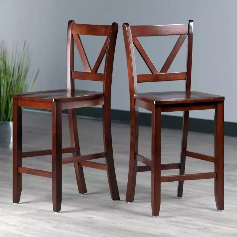 Set di 2 sgabelli da bar con schienale a V, altezza bancone, in noce, legno massello, altezza seduta 61 cm