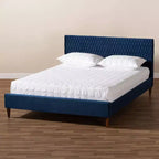 Letto a piattaforma Queen Mid-Century, velluto blu navy, testiera trapuntata a rombi, gambe affusolate
